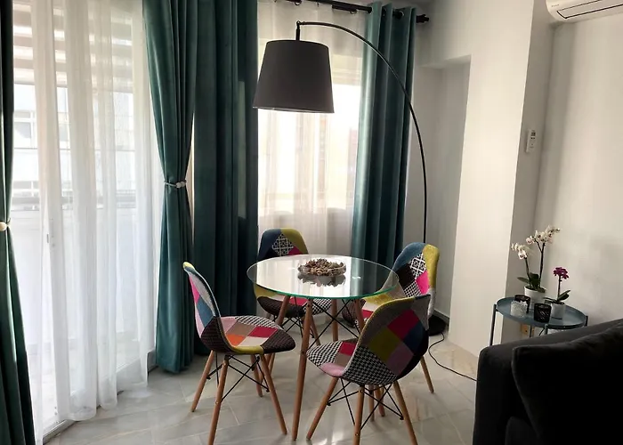 Apartment 2 Personas *